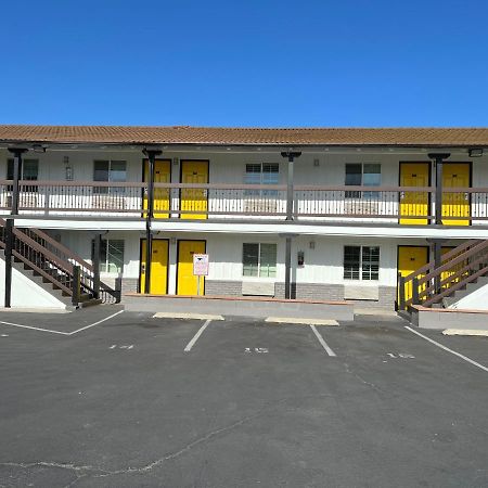 Escondido Inn Bagian luar foto