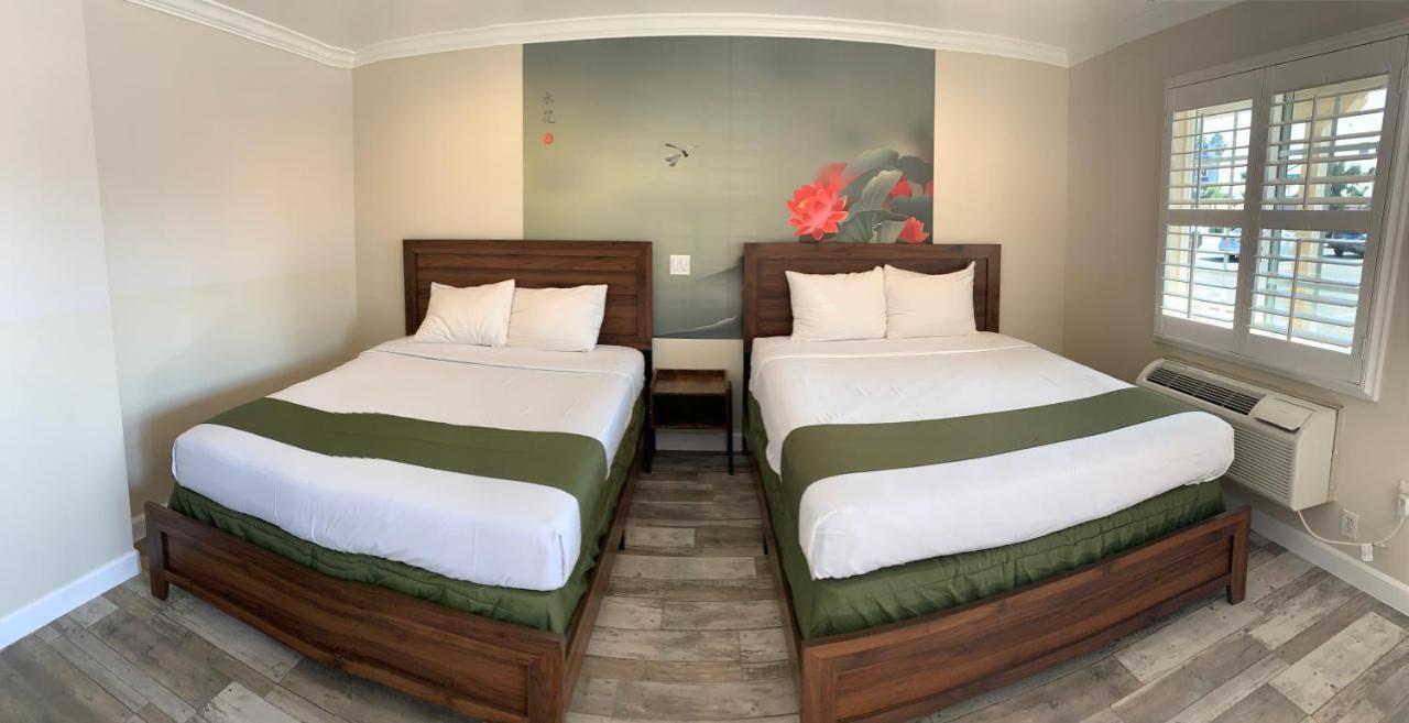 Escondido Inn Bagian luar foto