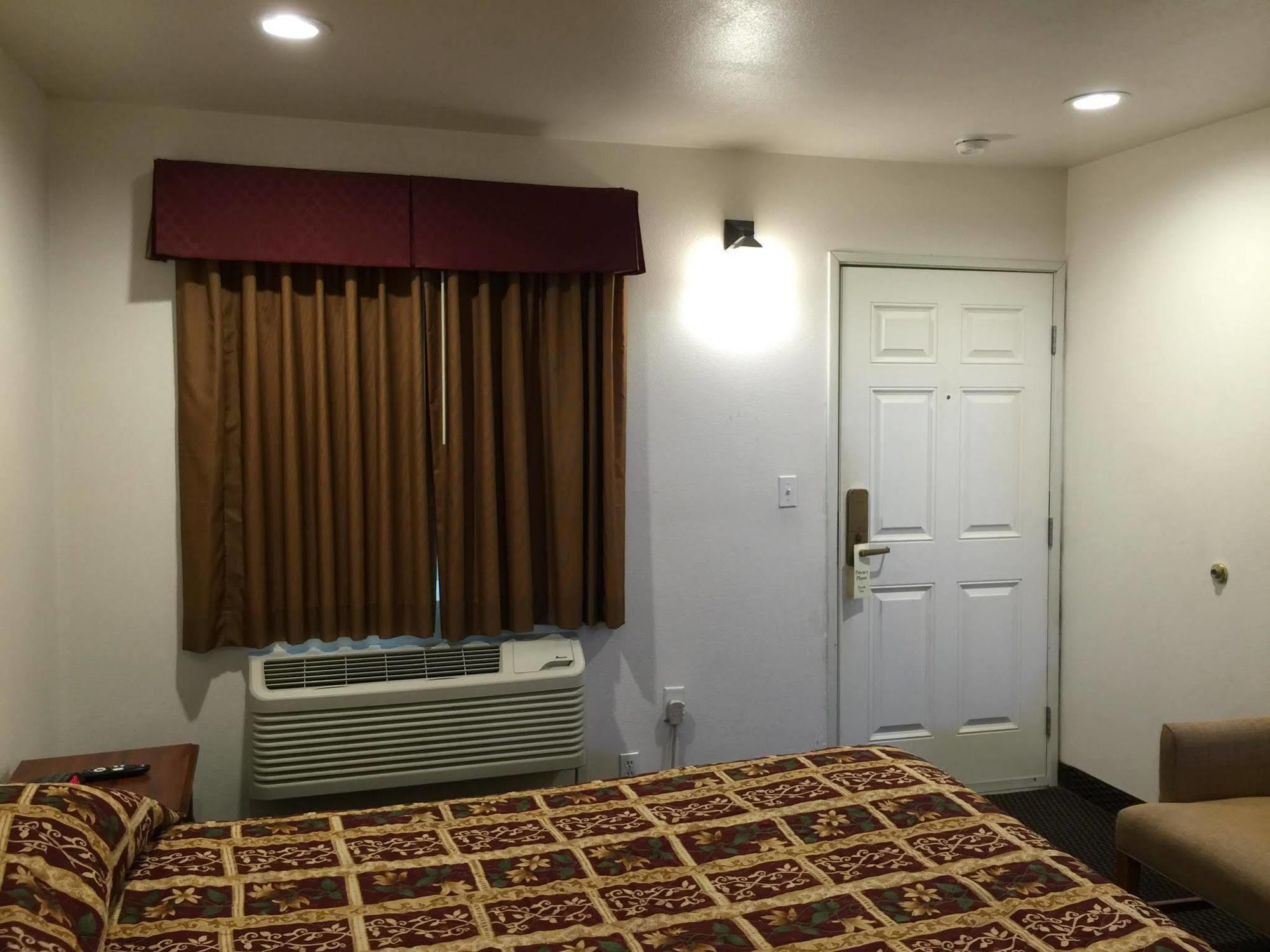 Escondido Inn Bagian luar foto