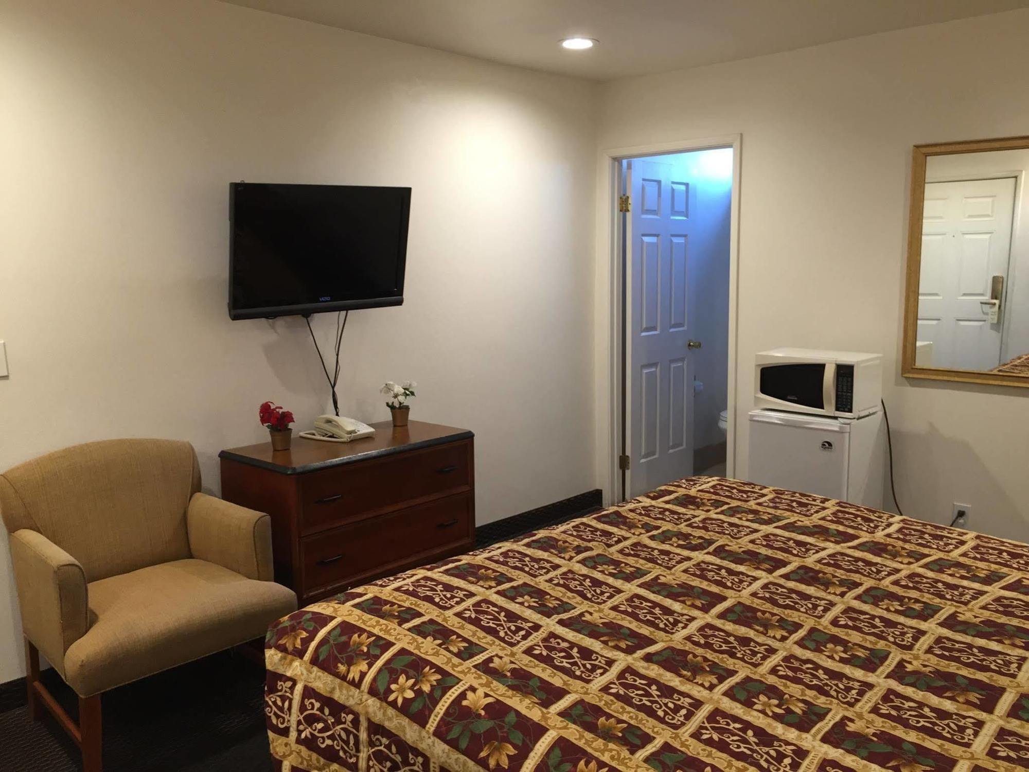 Escondido Inn Bagian luar foto