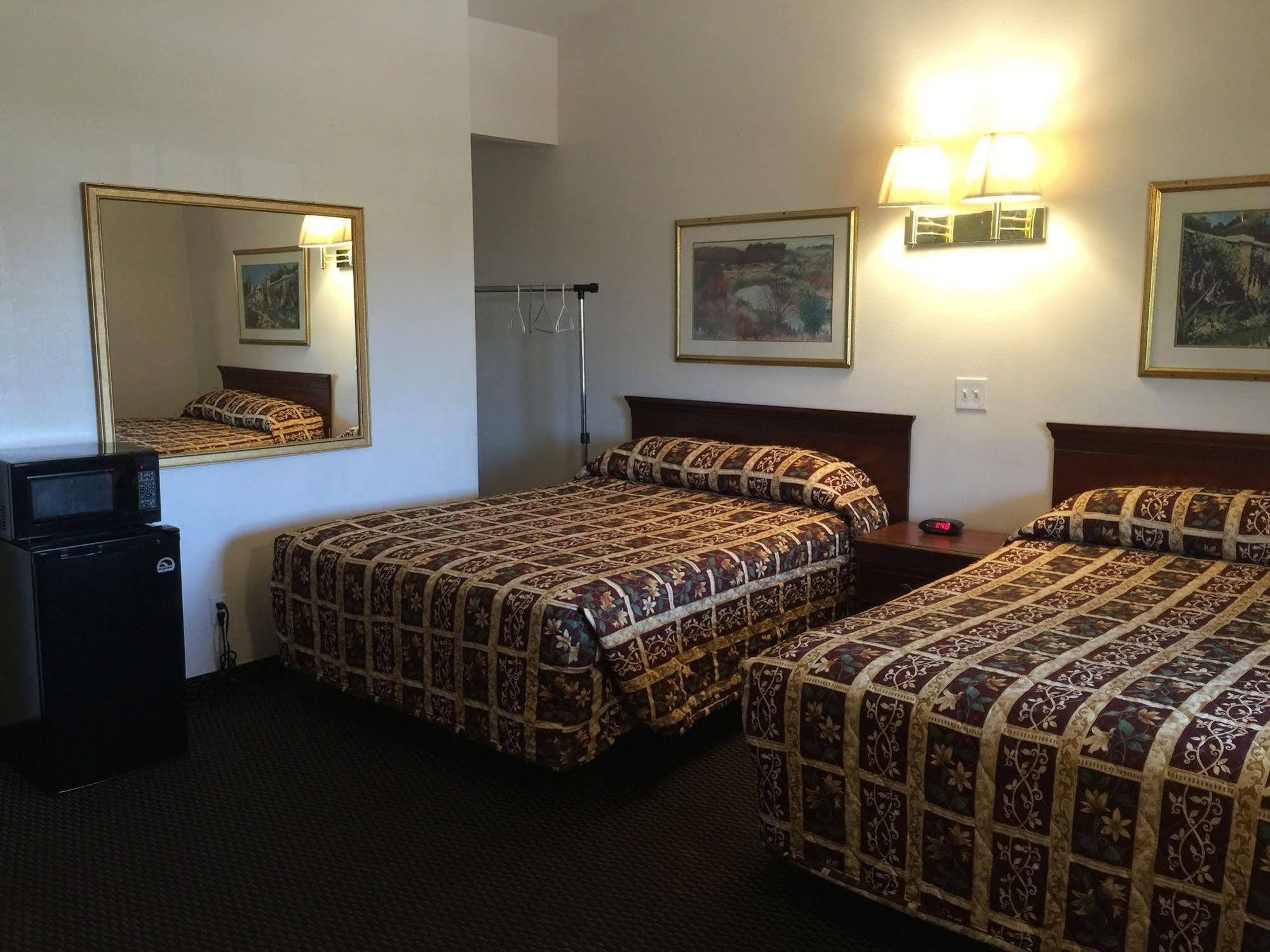 Escondido Inn Bagian luar foto